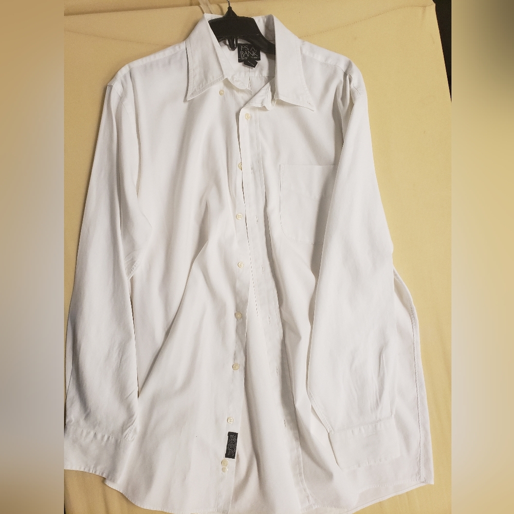 Men's long sleeve shirt.